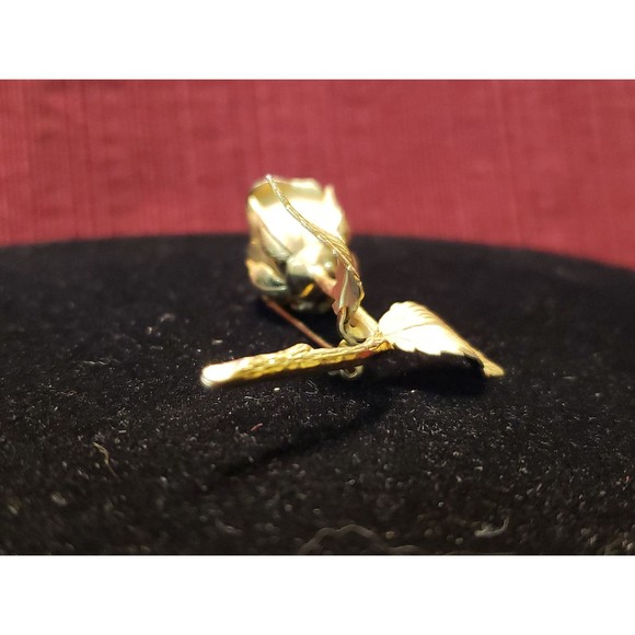 Vintage Unsigned Rose Floral Brooch Pin, Gold Tone Rose With Stem And Leaves - Picture 3 of 9